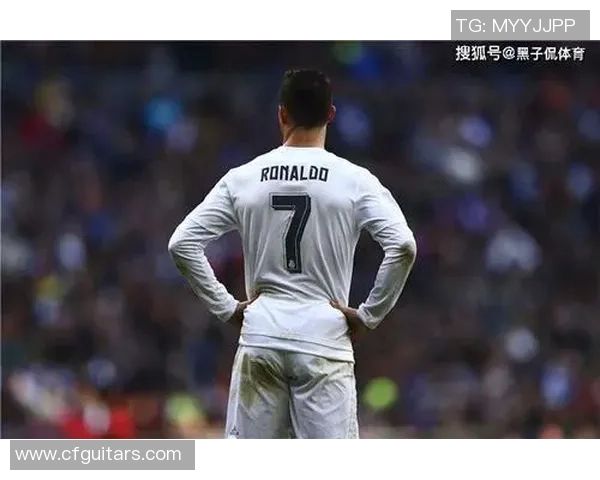 穿7号球衣的足球巨星们：从贝利到C罗的传奇之路